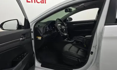 Hyundai Avante 2020, 79981 км, за 8126.86 USD - фото 10