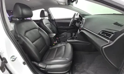 Hyundai Avante 2020, 79981 км, за 8126.86 USD - фото 11