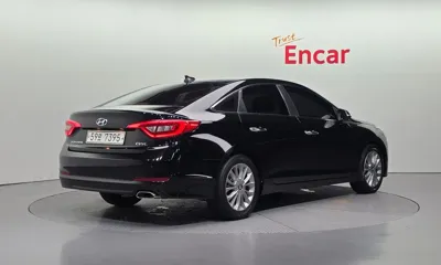 Hyundai Sonata 2015, 127846 км, за 5732.9 USD