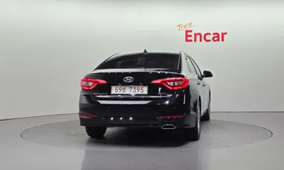 Hyundai Sonata 2015, 127846 км, за 5732.9 USD