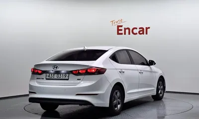Hyundai Avante 2016, 98271 км, за 6120.98 USD
