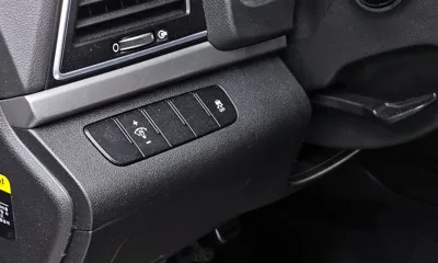 Hyundai Avante 2016, 98271 км, за 6120.98 USD - фото 14