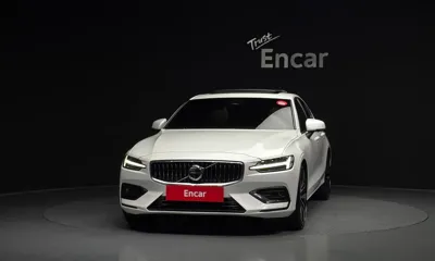 Volvo S60 2024, 60688 км, за 23959.56 USD