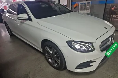 Mercedes-Benz E-Class 2019, 93400 км, за 25576 USD