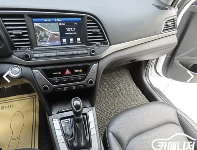 Hyundai Avante 2018, 80856 км, за 7023.76 USD - фото 7