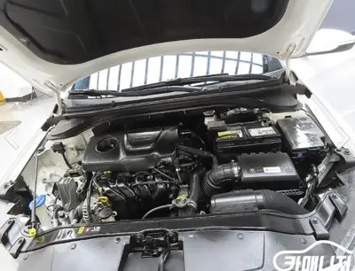 Hyundai Avante 2018, 80856 км, за 7023.76 USD - фото 8