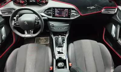 Peugeot 308 2019, 23805 км, за 10093.11 USD - фото 7