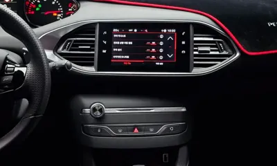 Peugeot 308 2019, 23805 км, за 10093.11 USD - фото 14