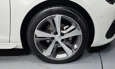Peugeot 308 2019, 23805 км, за 10093.11 USD - фото 21