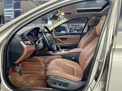 BMW 5 Series 2017, 180000 км, за 12330.54 USD