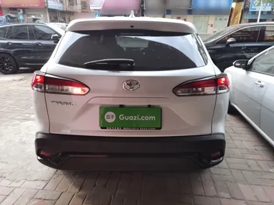 Toyota Frontlander 2023, 34100 км, за 16410 USD