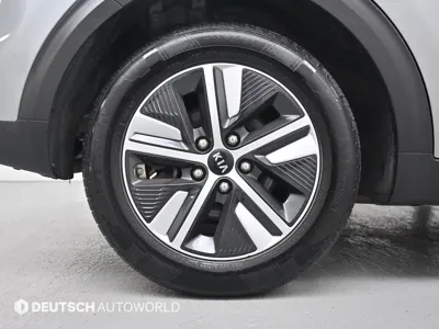 Kia Niro 2020, 127577 км, за 10444.03 USD