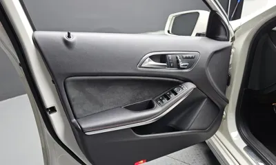 Mercedes-Benz A-Class 2018, 97562 км, за 14113.17 USD - фото 24