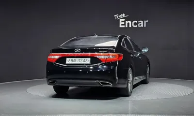 Hyundai Grandeur 2014, 139040 км, за 3633.96 USD