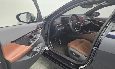 BMW i5 2024, 32280 км, за 48859.96 USD - фото 10