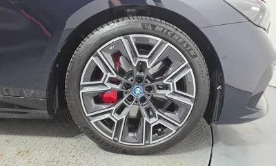BMW i5 2024, 32280 км, за 48859.96 USD - фото 21