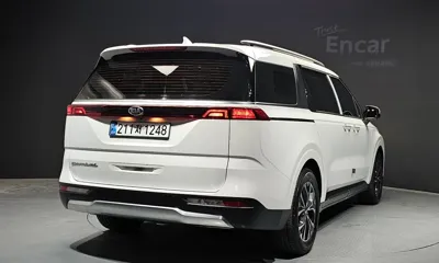 Kia Canival 2021, 97801 км, за 14171.48 USD