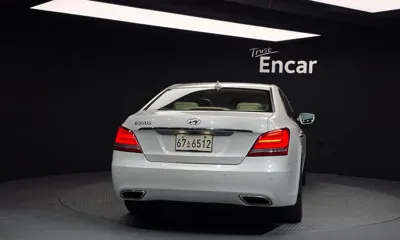 Hyundai Equus 2014, 196408 км, за 4955.4 USD