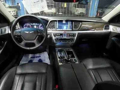 Genesis G80 2018, 35612 км, за 17781.61 USD