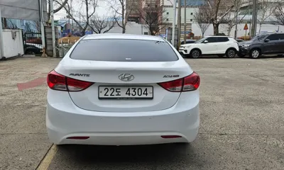 Hyundai Avante 2012, 126695 км, за 2145.22 USD
