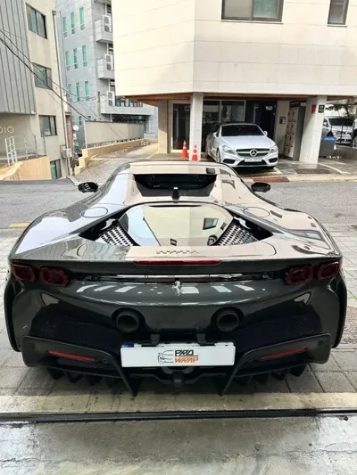 Ferrari SF90 2023, 3100 км, за 338762.39 USD
