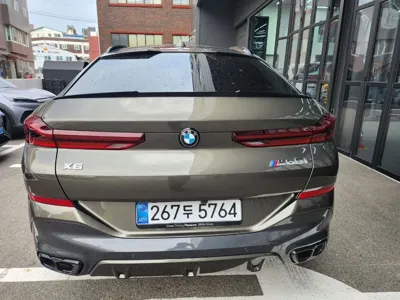 BMW X6 2025, 4131 км, за 76221.54 USD
