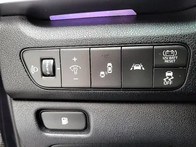 Kia Niro 2020, 38002 км, за 14113.17 USD - фото 15