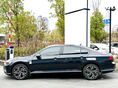 Volkswagen Magotan 2022, 39000 км, за 15376.39 USD