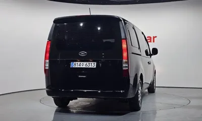 Hyundai Staria 2023, 43408 км, за 16738.87 USD