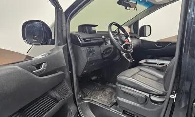 Hyundai Staria 2023, 43408 км, за 16604.8 USD - фото 10