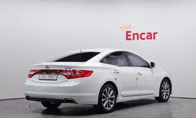 Hyundai Grandeur 2016, 164114 км, за 3039.31 USD