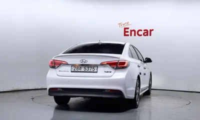 Hyundai Sonata 2015, 170704 км, за 4795.06 USD