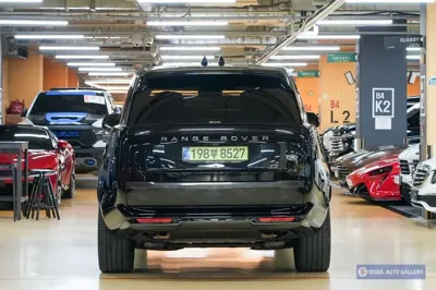 Land Rover Range Rover 2023, 39000 км, за 107338.11 USD