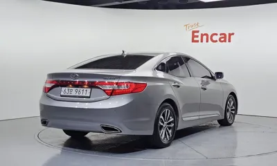 Hyundai Grandeur 2011, 128279 км, за 2510.74 USD