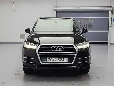 Audi Q7 2019, 84165 км, за 18970.72 USD