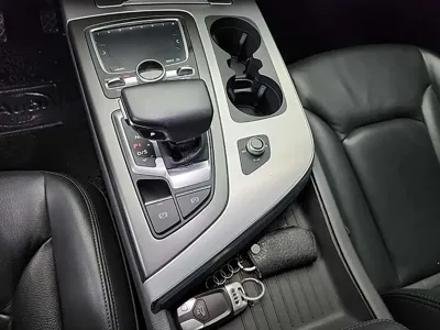 Audi Q7 2019, 84165 км, за 18827.37 USD - фото 9