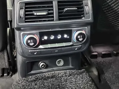 Audi Q7 2019, 84165 км, за 18827.37 USD - фото 13