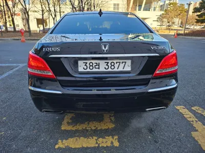 Hyundai Equus 2012, 129205 км, за 3778.5 USD