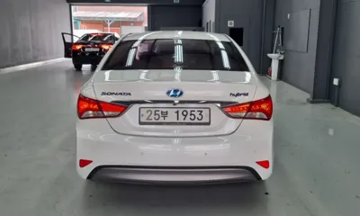 Hyundai Sonata 2014, 107844 км, за 4266.77 USD