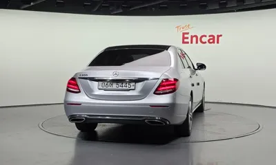 Mercedes-Benz E-Class 2018, 95689 км, за 12164.99 USD
