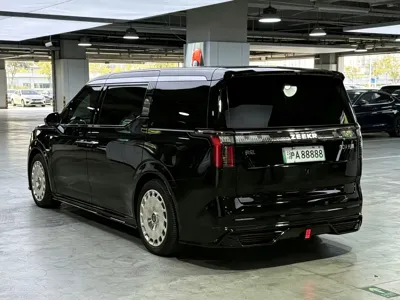 Zeekr 009 2024, 18000 км, за 82456.05 USD