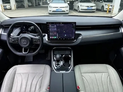 Zeekr 009 2024, 18000 км, за 82456.05 USD
