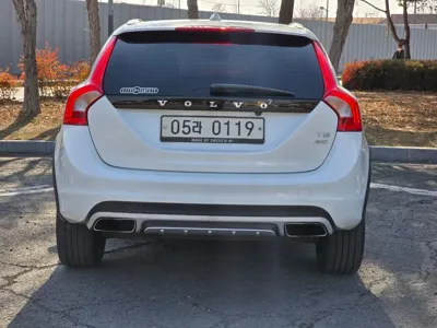 Volvo V60 2016, 113000 км, за 9124.33 USD - фото 6