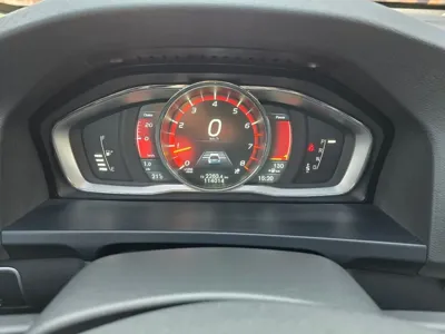 Volvo V60 2016, 113000 км, за 9124.33 USD - фото 11