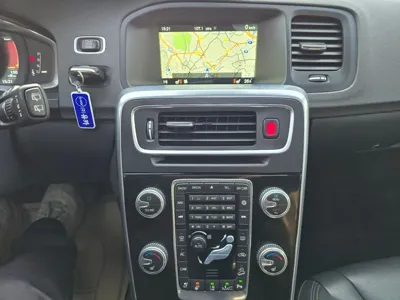 Volvo V60 2016, 113000 км, за 9124.33 USD - фото 14
