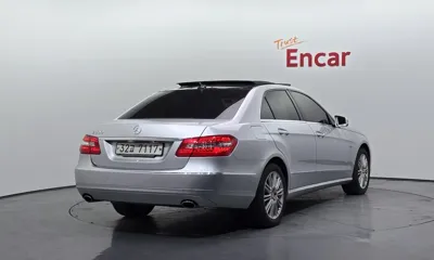 Mercedes-Benz E-Class 2012, 96298 км, за 4102.36 USD