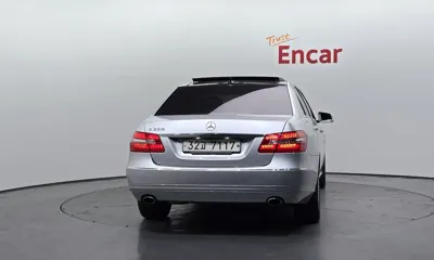 Mercedes-Benz E-Class 2012, 96298 км, за 4102.36 USD