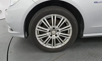 Mercedes-Benz E-Class 2012, 96298 км, за 4102.36 USD