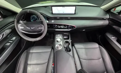 Genesis GV70 2023, 21720 км, за 30076.7 USD - фото 7