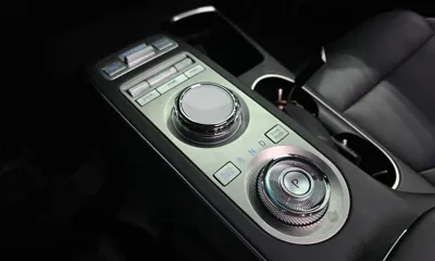 Genesis GV70 2023, 21720 км, за 30076.7 USD - фото 9